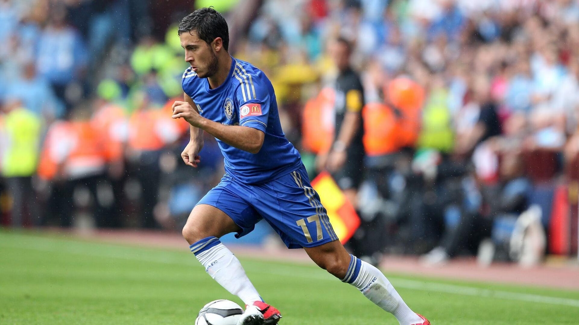 “球迷狂欢：最燃现场应援瞬间合集”，球迷音乐